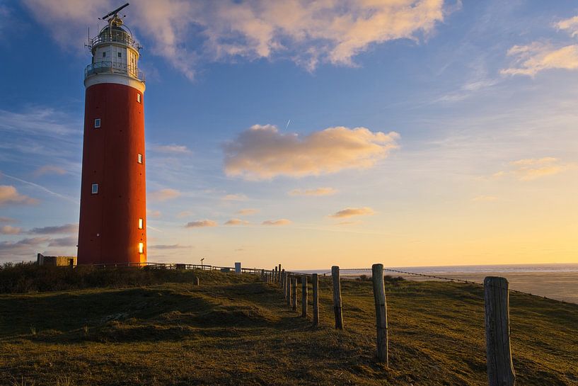 Texel Leuchtturm in der Sonne von Bart Nikkels