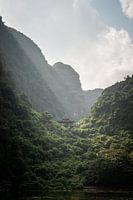 Temple baigné par la lumière du soleil