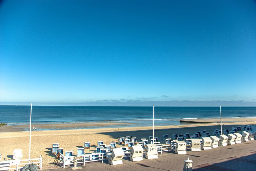 Strandkörbe am frühen Morgen von Norbert Sülzner