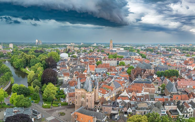 Nuages d'orage au-dessus de Zwolle lors d'un orage d'été par Sjoerd van der Wal Photographie