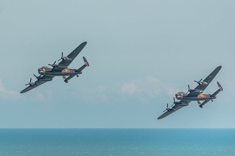 Twee AVRO Lancaster bommenwerpers. van Jaap van den Berg