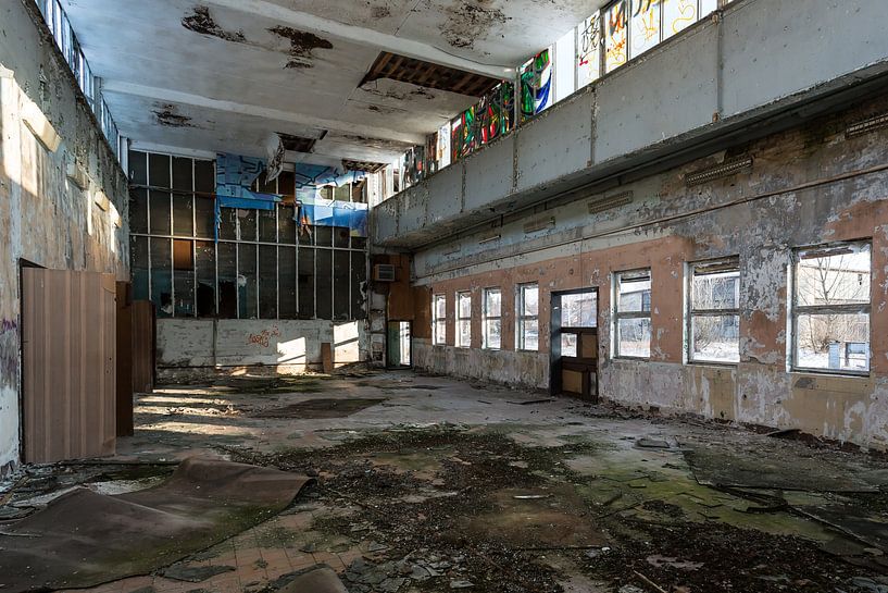 Alte Halle in einem alten Hangar - Lost Place Alter Flugplatz Rangsdorf von Frank Herrmann