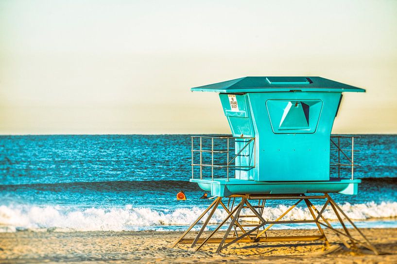 Tour de sauvetage bleue au bord de la mer par Joseph S Giacalone Photography