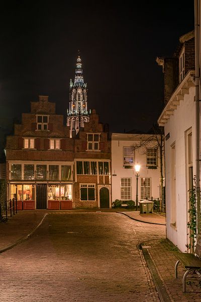 Night photograph of the tower of our dear lady (lange Jan) in Amersfoort by Erik van 't Hof