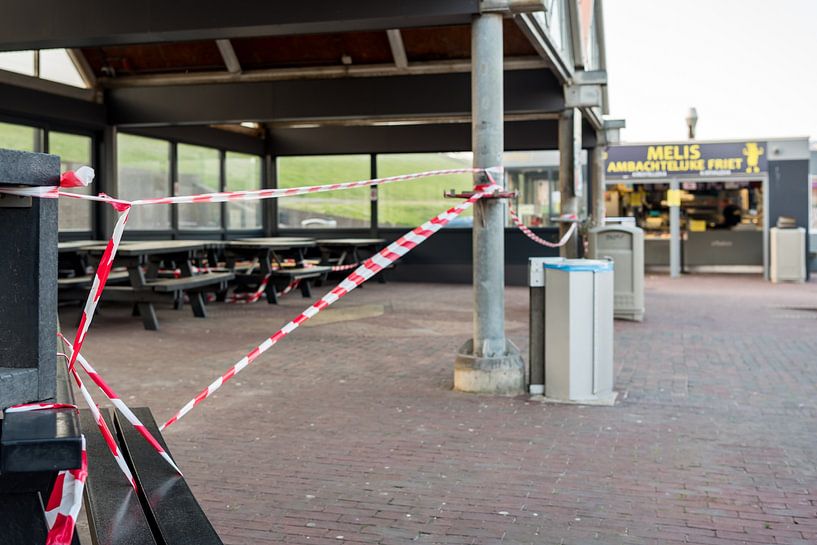 Forbidden to hang by Gwendolyn Pieters