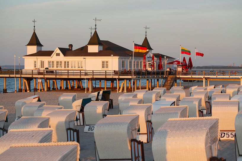 Seebruecke à Ahlbeck sous le soleil du soir, Ahlbeck, île d'Usedom, Mecklembourg-Poméranie occidenta par Torsten Krüger