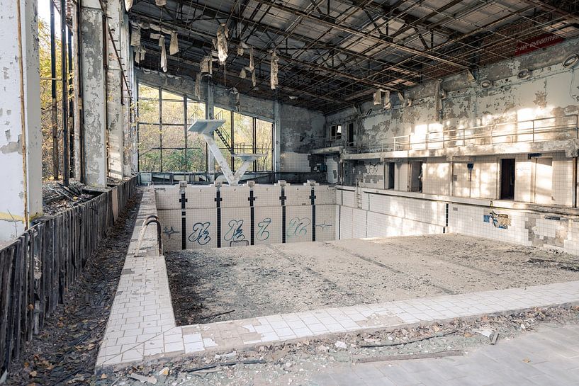 Diving pool in the swimming pool of the ghost town Prypyat near Chernobyl by Robert Ruidl