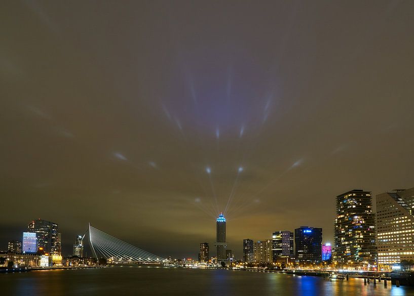 Skyline Rotterdam avec spectacle de lumière Zalmhaventoren par Ad Jekel