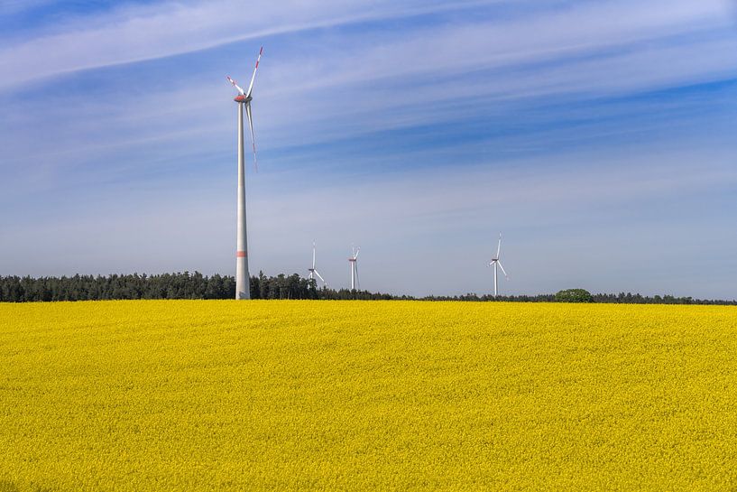 Erneuerbare Energie mit Windkraft von ManfredFotos