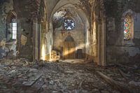 Église avec faisceau lumineux