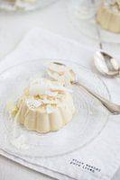 Panna cotta of white chocolate & coconut