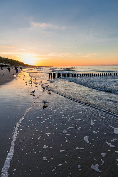 Abendspaziergang entlang der Strandpromenade in Mielno von Oliver Hlavaty