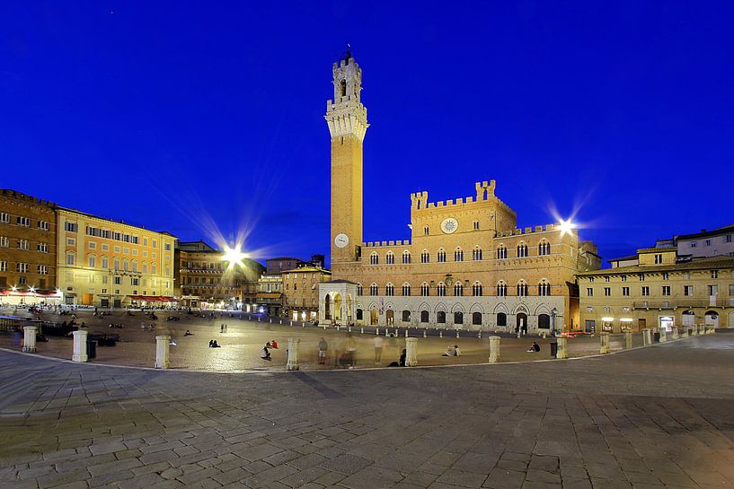 Piazza del Campo Siena by Patrick Lohmüller