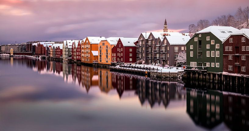 Entrepôts à Trondheim, Norvège par Adelheid Smitt