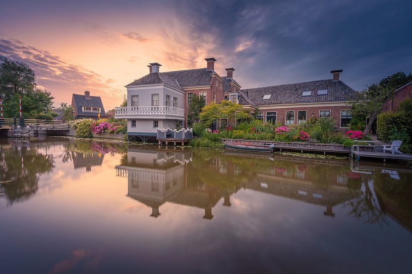 Abendlicht und Spiegelungen am alten Kantonsgericht in Onderdendam von KB Design & Photography (Karen Brouwer)
