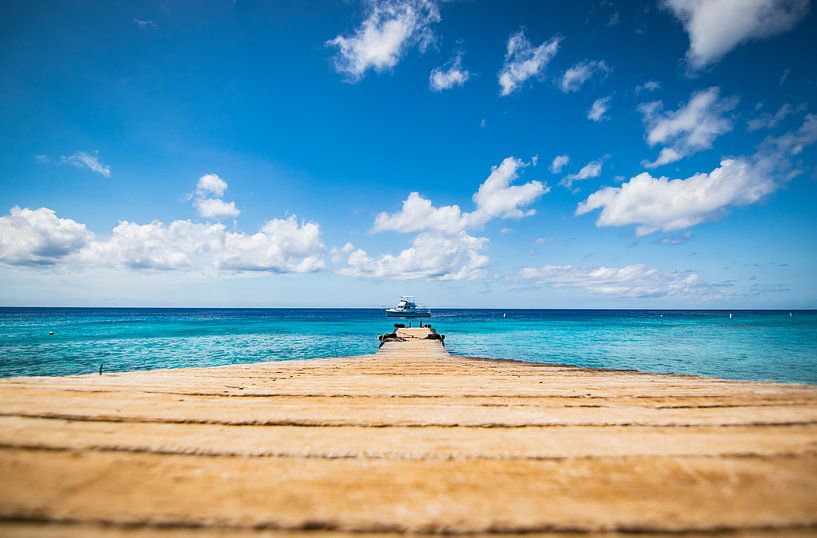 the pier at playa Kalki | beach Curacao | caribesche sea by Eiland-meisje