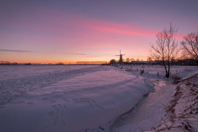 Grand winter landscape with mill by Moetwil en van Dijk - Fotografie