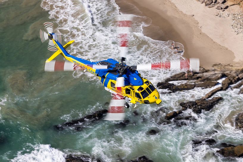 Firehawk du comté de Ventura au-dessus de la mer par Jimmy van Drunen