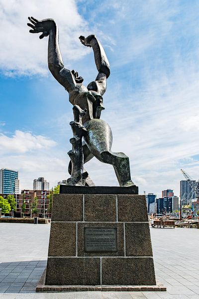 Denkmal Die zerstörte Stadt von Zadkine von Wim Stolwerk
