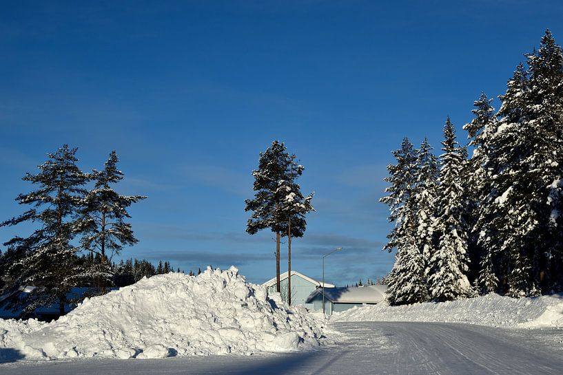 Winter road by Christer Andersson