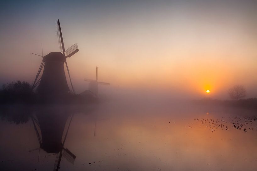 Nebliger Vormittag Kinderdijk von Sander Groenendijk