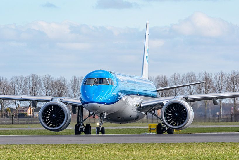 KLM Cityhopper Embraer E195-E2. par Jaap van den Berg