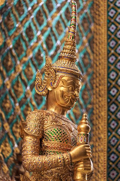 Garuda in Wat Phra Kaew, Bangkok by Jeroen Langeveld, MrLangeveldPhoto