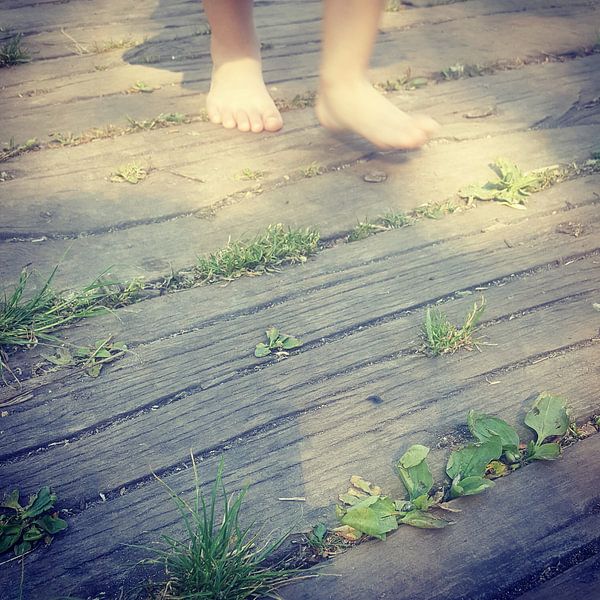 Bare feet von Phaidra Johannis