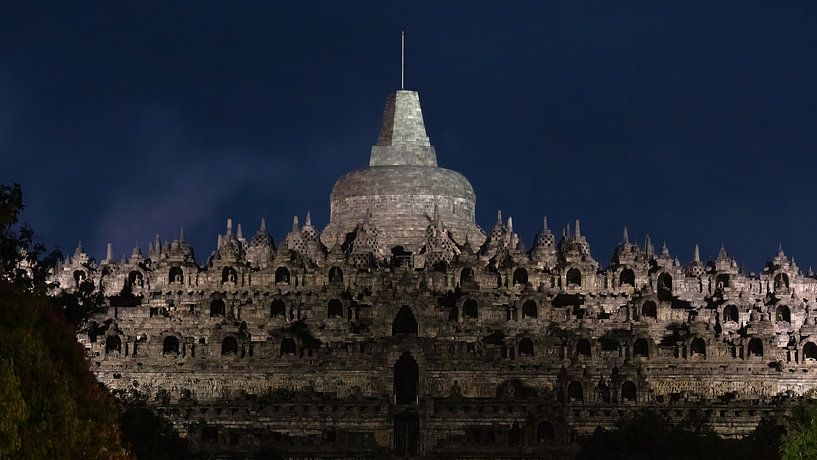 Borobudur après le coucher du soleil par Anges van der Logt