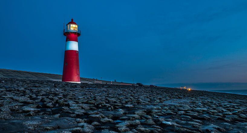 Short Lighthouse (Noorderhoofd) Westkapelle (Netherlands) by Henk Verheyen