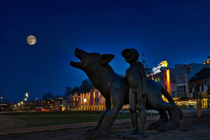 Les loups pleurent à la pleine lune par Machiel Zwarts