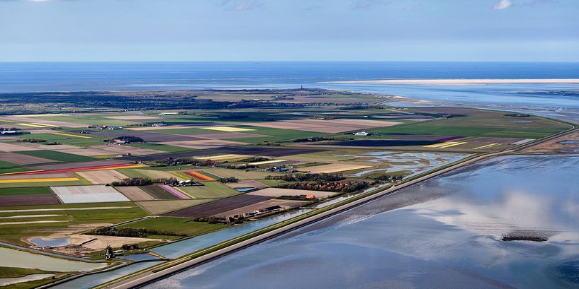Northern dike Waddensea Texel by Roel Ovinge
