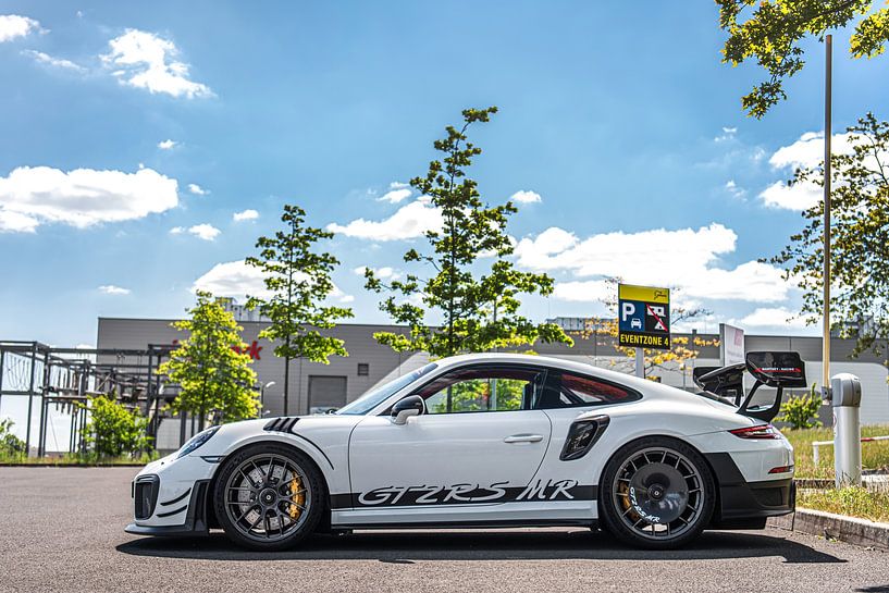 Porsche 911 GT2 RS MR by Bas Fransen