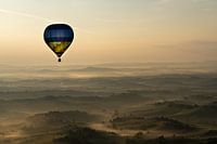Balloon ride Tuscany at sunrise