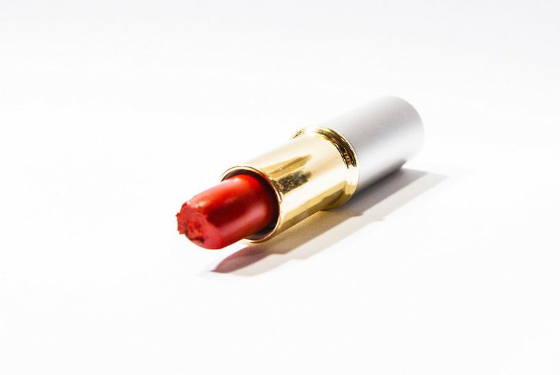 Lipstick 2 by Norbert Sülzner