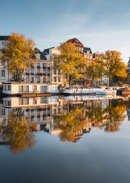Houses on Amstel, Amsterdam. Autumn colours. by Lorena Cirstea