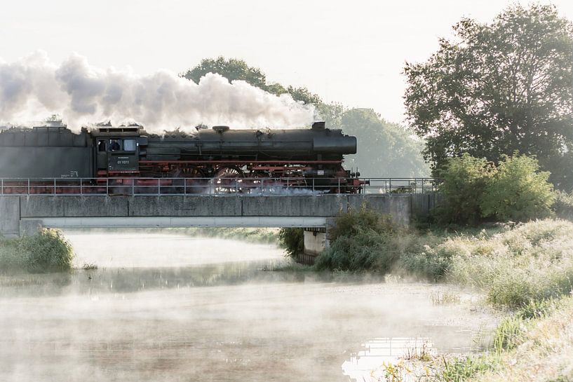Steam train by Ron Hermans
