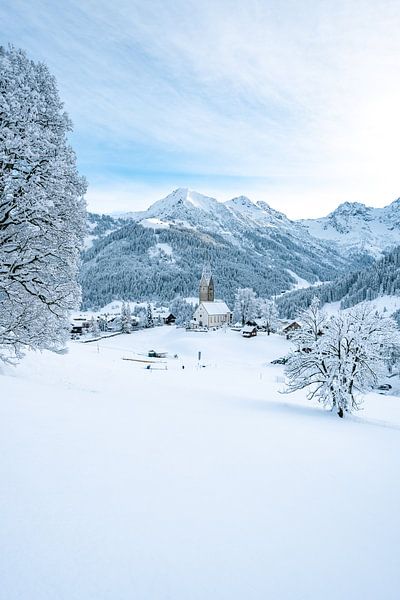 Winter views from the Walmedinger Horn in Kleinwalsertal by Leo Schindzielorz