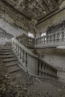 Trappenhal in vervallen ruïne