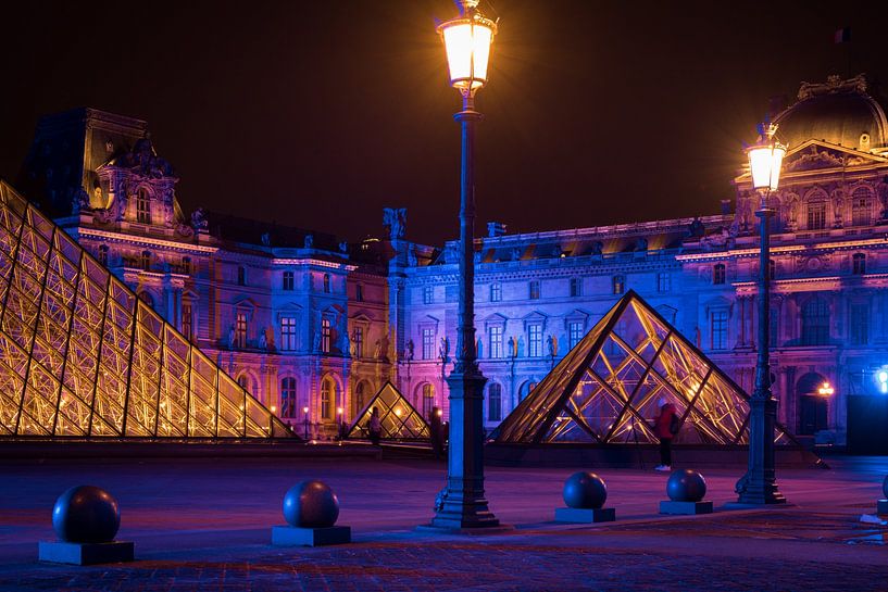 Louvre museum at night, Paris. by Bart van der Heijden