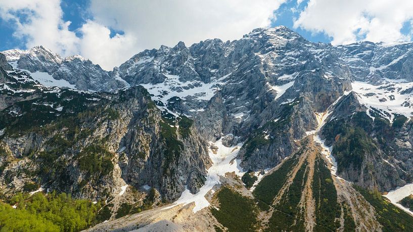 Zgornje Jezersko Gebirge Luftaufnahme im Frühling von Sjoerd van der Wal Fotografie