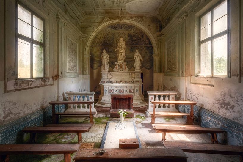 Die kleine Kapelle, Italien von Roman Robroek – Fotos verlassener Gebäude