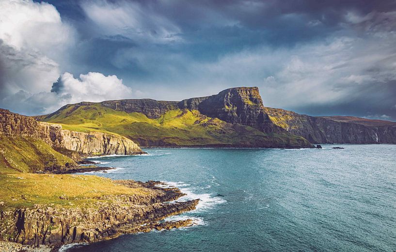 Die wunderschöne Natur in Schottland. Einsamke Klippen im Panorama von Jakob Baranowski - Photography - Video - Photoshop