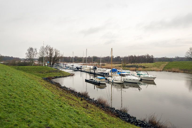 Jachthaven Watersportvereniging Volkerak by Ruud Morijn