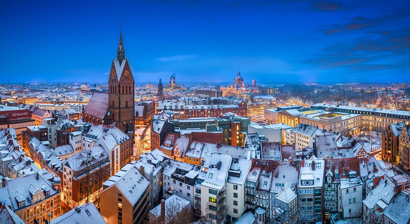 Winterliche Skyline von Hannover, Deutschland von Michael Abid