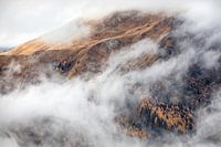 Dunkler Grat in den Dolomiten