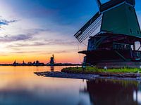 De Zaanse Schans bij zonsondergang.