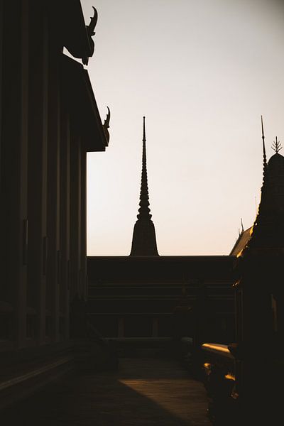 Wat Pho: The Spiritual Heart of Bangkok with the Reclining Buddha by Ken Tempelers