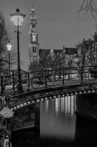 Blue hour on the Prinsengracht in Amsterdam by Peter Bartelings