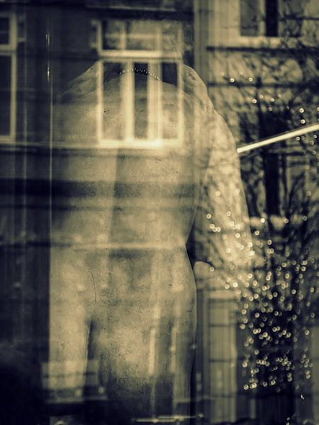 Blote droom. Oftewel: naakte rug in een Maastrichts casino. by Anneriek de Jong